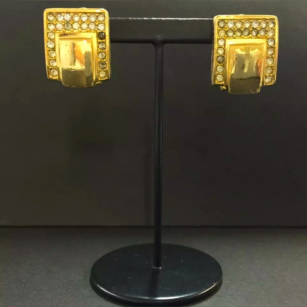 AUTH VINTAGE CHRISTIAN DIOR CD RHINESTONES CRYSTAL CLIP ON EARRINGS JEWELRY GOLD